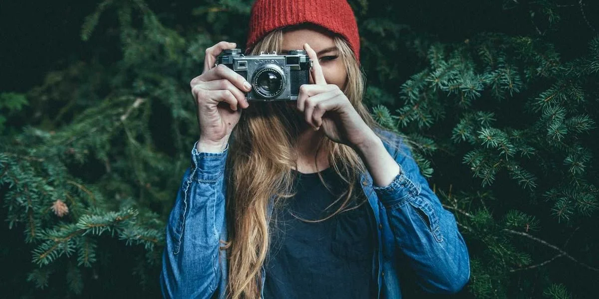 Chłopak styczeń kolano woda ośrodek ciotka pić